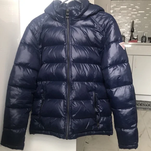 ✅ BRAND NEW Guess puffer jacket!!! ✅ - Picture 3 of 12